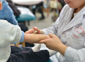 ����ҽʦ��Ϊ��ͯ����