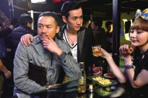 ��Ա�߻��������� ����һ��������Աͬʱ��ץ