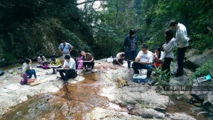 21日焦点图：来宾农场诞生100多公斤南瓜王