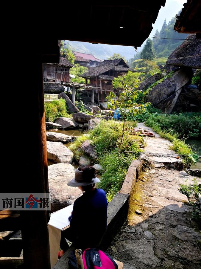 石上人家图片 0f1700ffc82f2ceac662b787ebb8217b.jpg