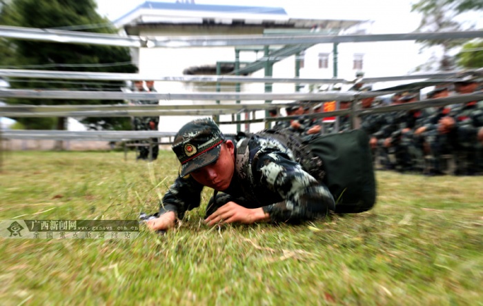 燃爆!武警桂林支队军事比武竞赛"战味"十足(图)