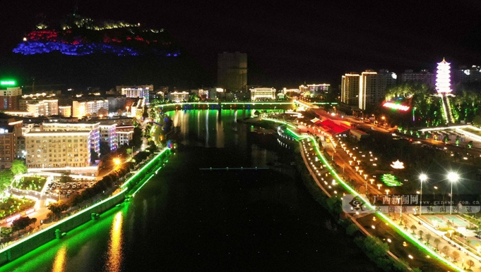 高清组图:航拍国庆之夜环江毛南山乡夜色璀璨
