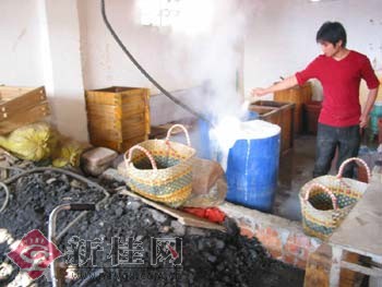 豆腐作坊煤炭混堆苍蝇飞舞 一地下加工点被查