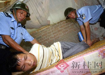 歹徒强收保护费 隆安两百警力凌晨突袭恶势力