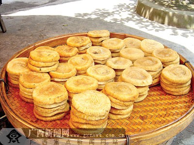 阳朔传统美食:糯米粑粑-广西新闻网