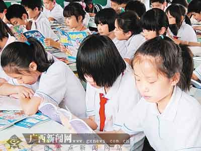 如何指导八年级学生进行课外阅读