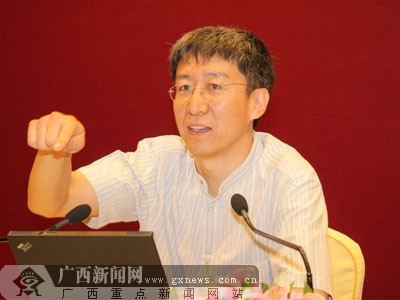音乐心理学家周海宏邕城开讲 谈"音乐与人生"(图)-广西新闻网