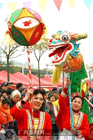 南宁第二届旅游文化庙会开幕 尽显特色文化