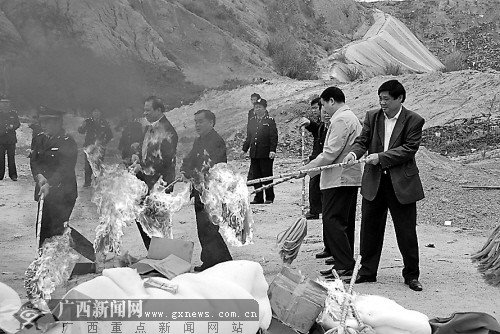 �����й��̾�����һ����ֵ100����Ԫ��ðα�Ӳ�Ʒ