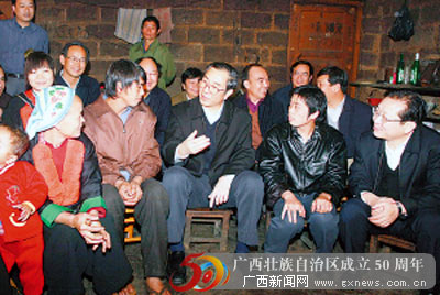广西新闻网 新闻中心 全媒体播报·要闻 > 正文 马飚在那坡县考察调研