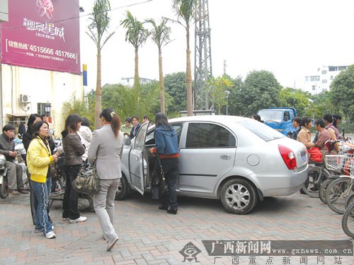 打 点工 未签合同 多位女工南宁遇欠薪尚需证据