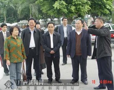 崇左市市长黄克到广西民族医院调研