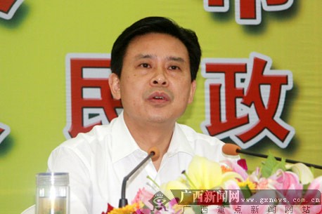 赣州市委副书记,市长王平,省委外宣办,省政府新闻办副主任邱尚仁,赣州