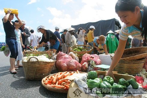 中国游客安全抵岘港 越南着手台风灾后清理