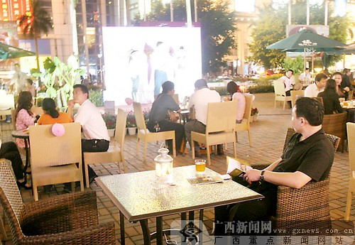 光棍节特稿:年逾30岁的剩男剩女越来越多(图)-
