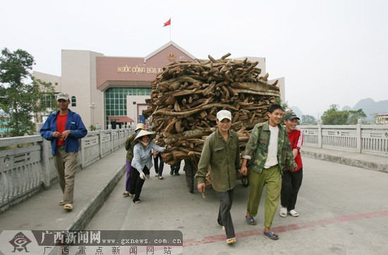 [原创]百色起义龙州起义80周年:边贸生意正红火