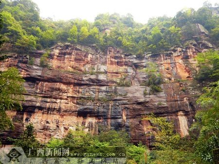 中国丹霞谷景区:"黔北福地 避暑天堂"的旅游胜地