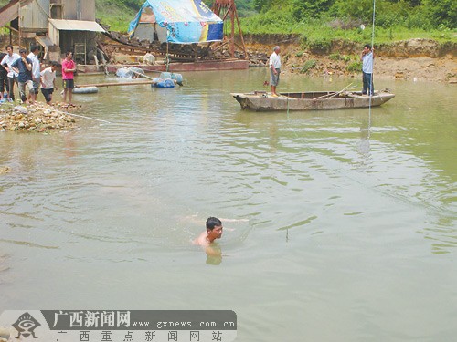 11岁男童采沙坑内溺水亡 家属与沙场互相推脱