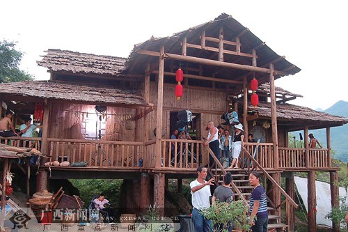 柳州探班电视剧《刘三姐》一天哭四次入戏深(