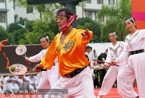 巴马长寿养生文化大赏传递健康养生 太极瑜伽美(图)