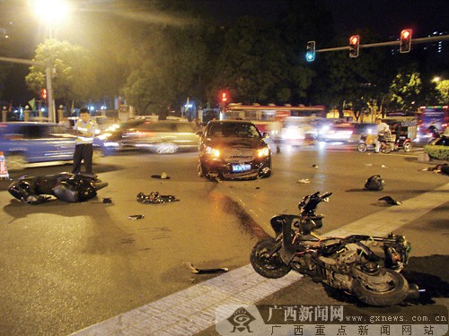 深夜飙车酿惨剧致一死两伤 事发南宁东葛新民