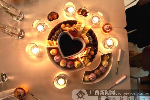 圣诞月红豆网友体验热门传奇世界甜蜜圣诞 CR冰激凌火锅也疯狂