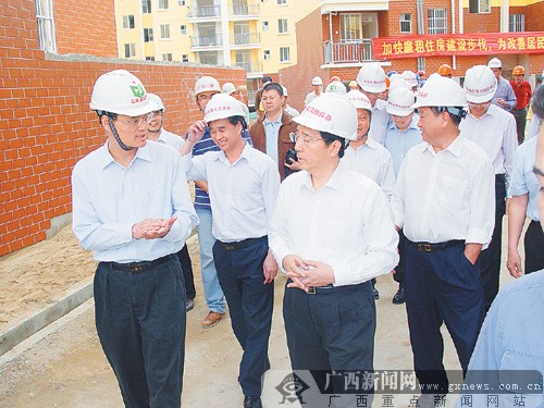 "广西建工集团总经理邓绍超告诉记者,为把转型发展落到实处,建工集团