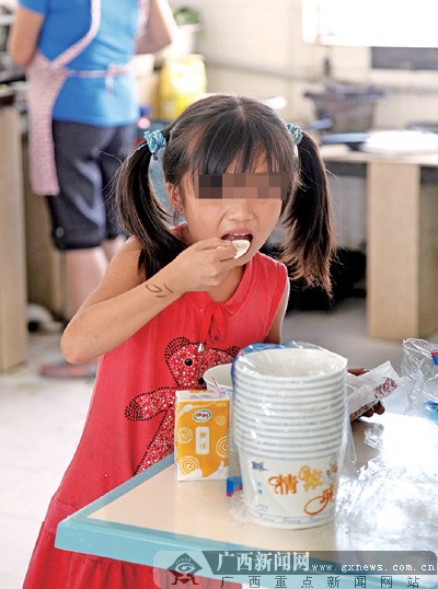 11名来历不明儿童在民族大道乞讨 警方出击解