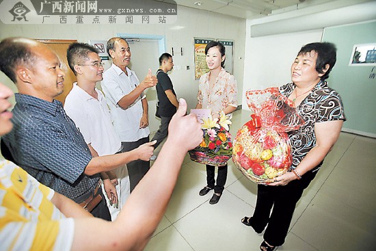 消防大队长因救火受伤 4000多村民关心大队长