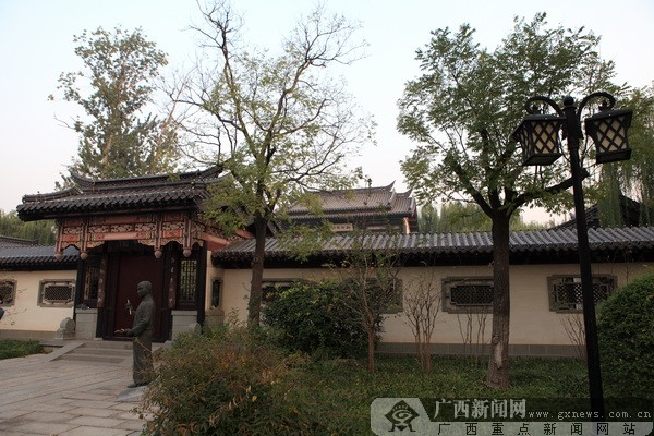 大明湖畔,寻找夏雨荷追忆李清照