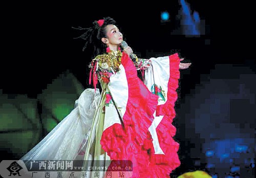 大地飞歌·2011 十大看点:踏 水 而歌 星光飞扬