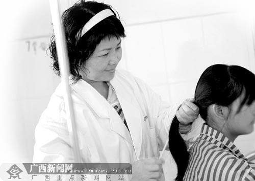 彩绘当"精神病墙体":挨骂挨打是家常便饭(图)青岛记者医生v彩绘图片
