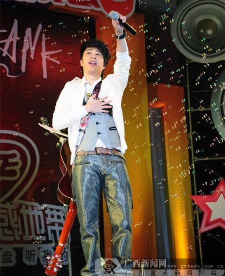 Tank梧州歌友会火爆上演 热力四射掀音乐狂潮