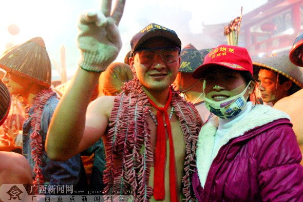 宾阳炮龙节 百万群众彻夜狂欢
