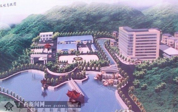 第一期工程规划效果图。 广西新闻网南宁8月12日讯(记者 陶媛)8月11日,号称广西最大矿泉水生产基地在钦州灵山县平山镇插花山村正式启动。该项目由广西三森集团投资开发,预计投入1.2亿元,工程分为三期,第一期工程为50万吨天然矿泉水开采开发,采用德国1000万元生产设备进行生产、灌装,主要产品为桶装、支装的矿泉水。 据了解,三森矿泉水生产基地位于灵山县平山镇插花村,毗邻风景秀美的灵东水库和灵山最高峰罗阳山风景区。取水口汶井塘为古泉,矿泉水水源在群山环抱中冒出,总储量达1亿吨,每日出水量达3000立方。经