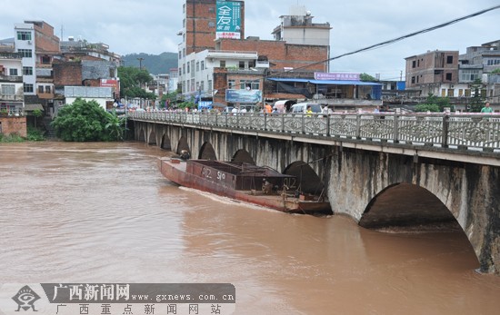 受台风“启德”带来的强降雨影响,钦州市钦北区大寺镇大寺