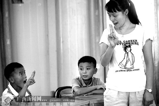 柳州中小学开学第一天见闻:新学期 新起点 新欢