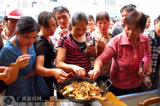 感受"舌尖上的天等"第三届指天椒美食节开幕