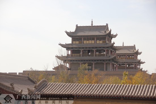 嘉峪关:古代文明与现代建设相辉映