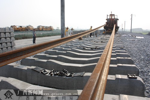 南广铁路黎塘至藤县段铺轨进入攻坚阶段(图)