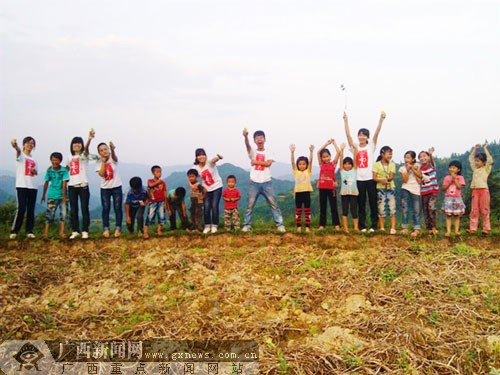 点点雨滴汇三江 一群大学生的5年侗乡义教接
