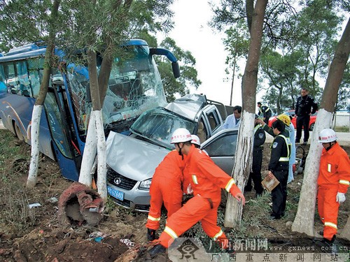 贵港发生两车相撞事故致3死3伤 伤者得到及时救治