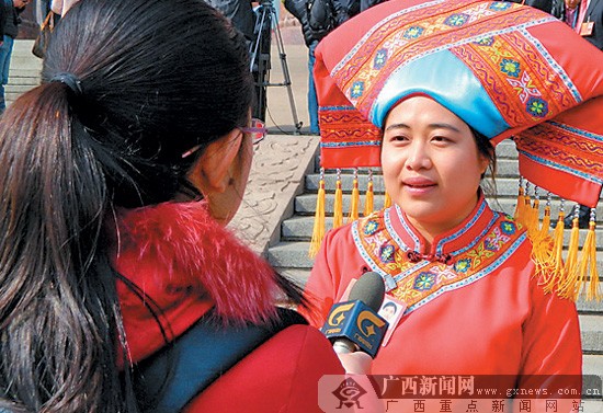 两位85后<em>姐妹花</em>村<em>干</em>的代表之路-广西新闻网