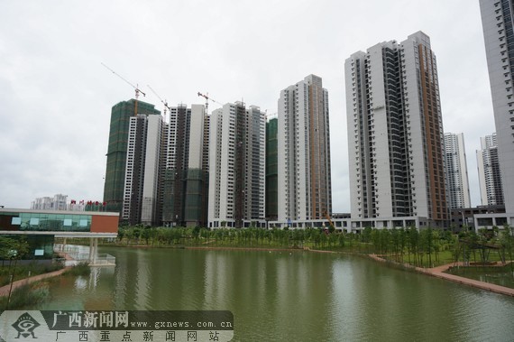 "同心·美丽广西行"记者采访团一行在来宾市非公企业裕达集团的