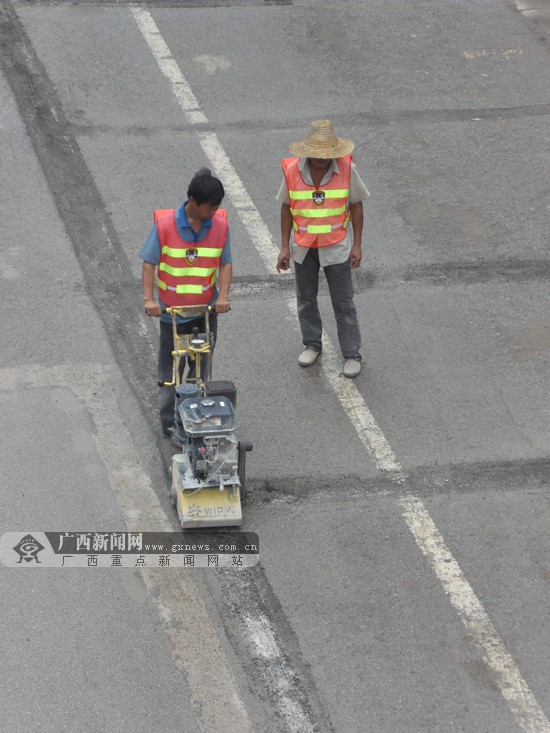 小车停车位仍被罚疑是陷阱 交警:系私自非法划设