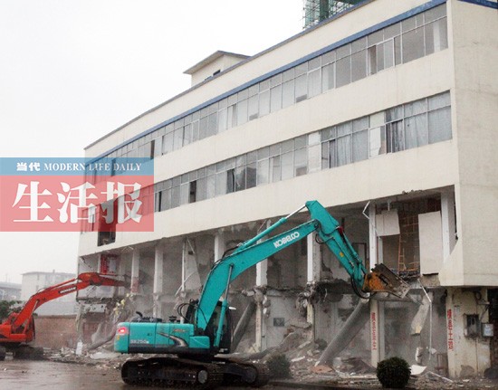 南宁:楼薄薄被拆除 那些更隐蔽的楼胖胖呢?