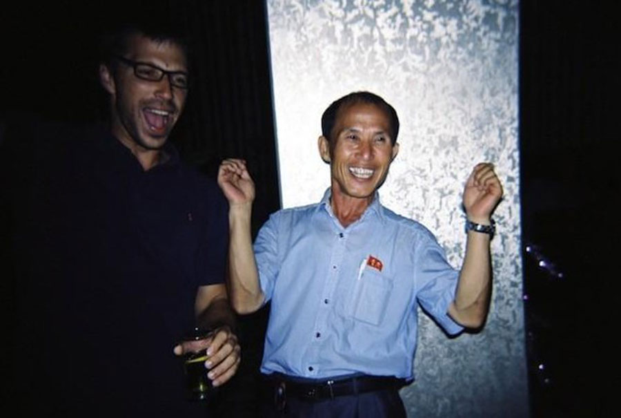 揭秘朝鲜土豪生活:KTV夜总会一样都不少