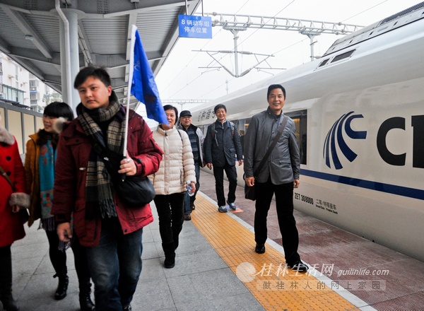 高铁游接待升温 首个高铁旅游团昨抵桂林