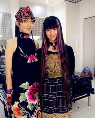 小彩旗<em>长发及腰</em>秀 <em>直发</em>转圈零失误-广西新闻网