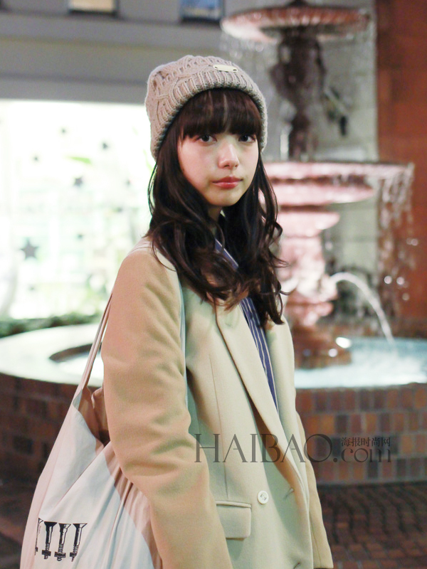 烫染有创意 <em>日本萌妹发型</em>街拍-广西新闻网